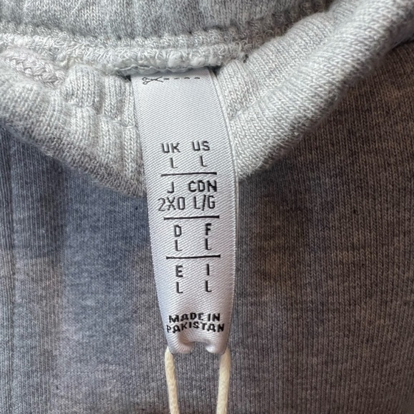 Adidas Mens Essentials Sweat Shorts  Grey Heather Pockets Fleece Logo  NEW Large - Picture 9 of 13